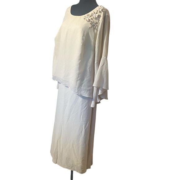 Women's Formal Two piece Gown For Elegant Occasions In Cream Sz 18w - Picture 4 of 4